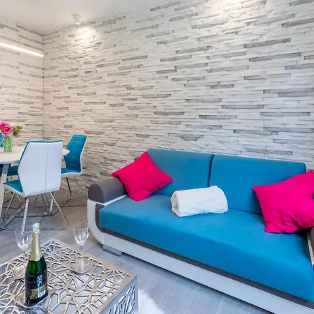 Niro Apartment